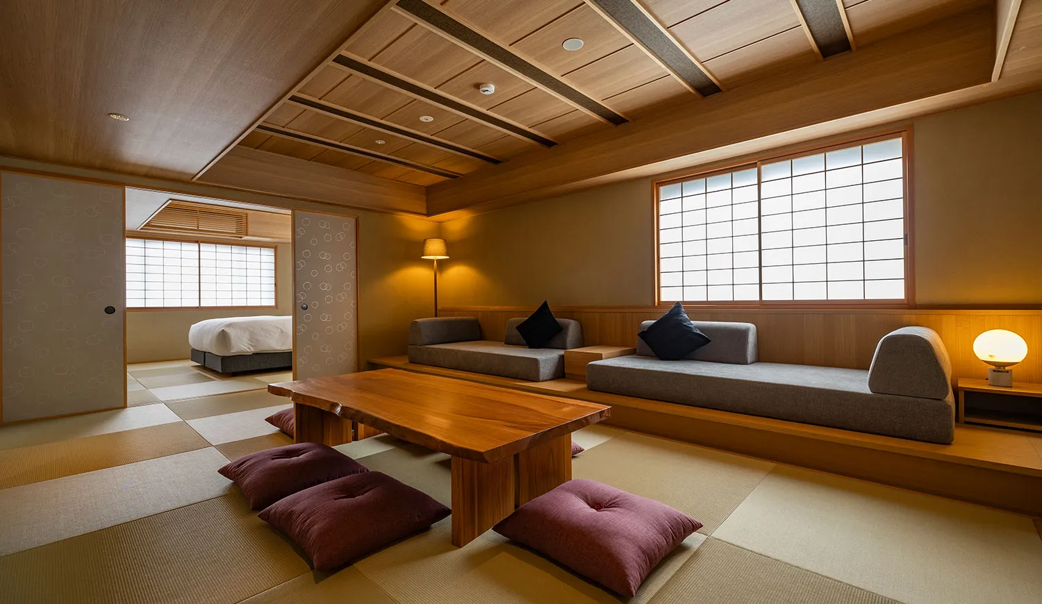 プライベートサウナでととのう、唯一無二の癒し空間。広々したリビングで気の向くままに特別なひとときを。キングベッド1台、ソファベッド2台、計4名様で宿泊可能です。