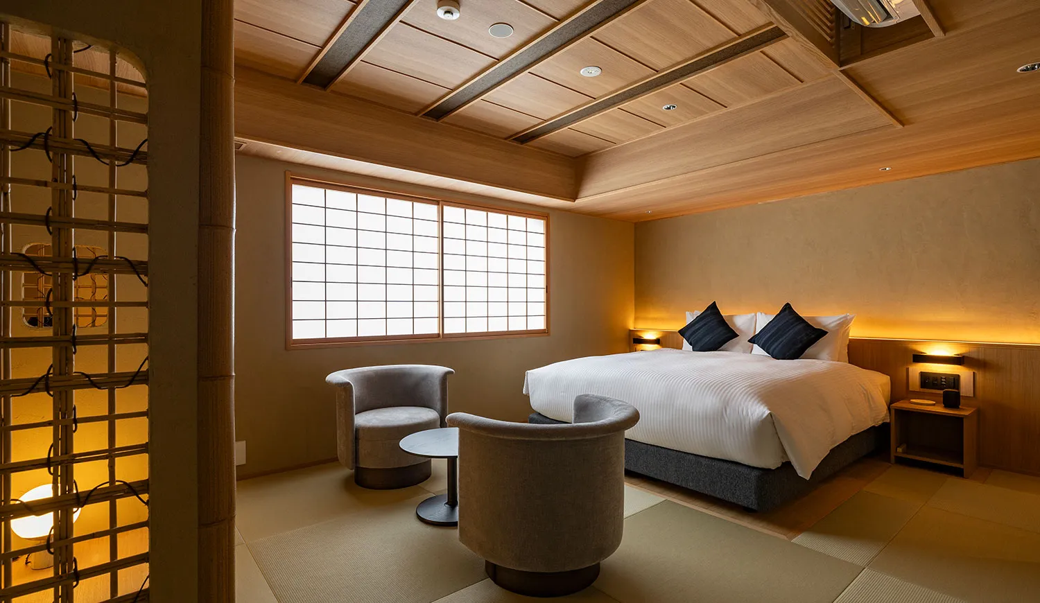 贅沢なキングサイズベッドで、ゆとりある静寂のひとときを。